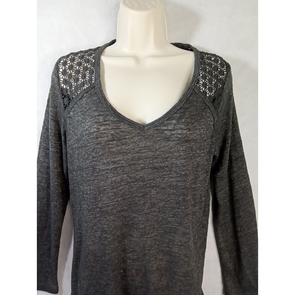 Xhilaration Women's‎ M Gray Long Sleeve V-Neck Blouse Lace Embroidery